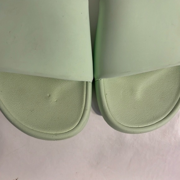 Lululemon Restfeel Slide Kohlrabi Green - Picture 4 of 15